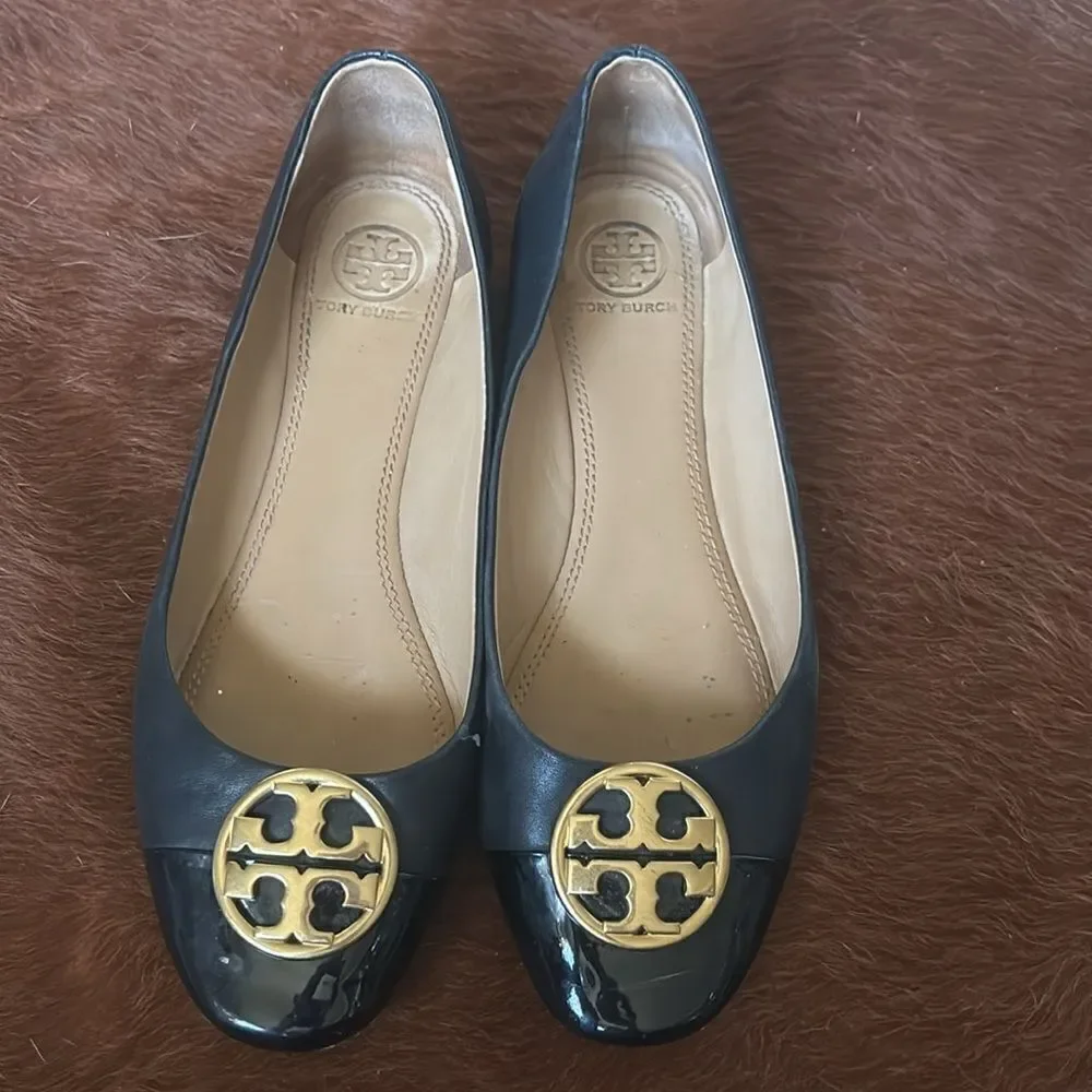 Tory Burch Chelsea Cap-Toe Leather Ballet Flat in Blackk